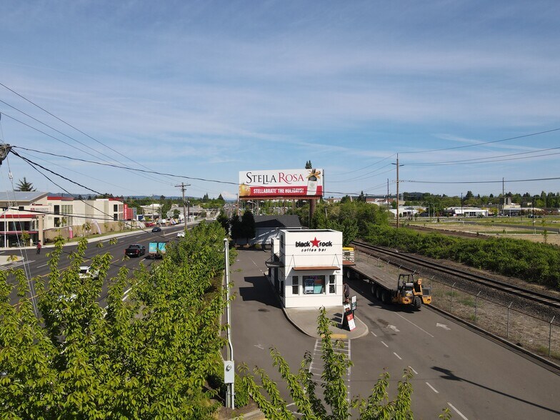 21150 SW Tualatin Valley Hwy, Beaverton, OR à vendre - Photo de l’immeuble – Image 3 sur 7