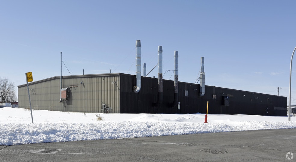 715-721 Rd Grand-Bernier, St-Jean-sur-Richelieu, QC à louer - Photo principale – Image 1 sur 2