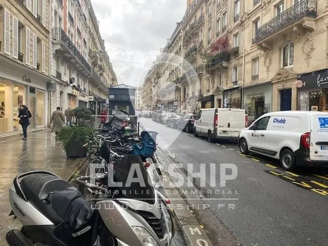 Local commercial dans Paris à louer - Photo de l’immeuble – Image 1 sur 2