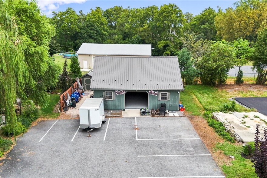 1055 Lincoln Way E, Chambersburg, PA à vendre - Photo de l’immeuble – Image 3 sur 6