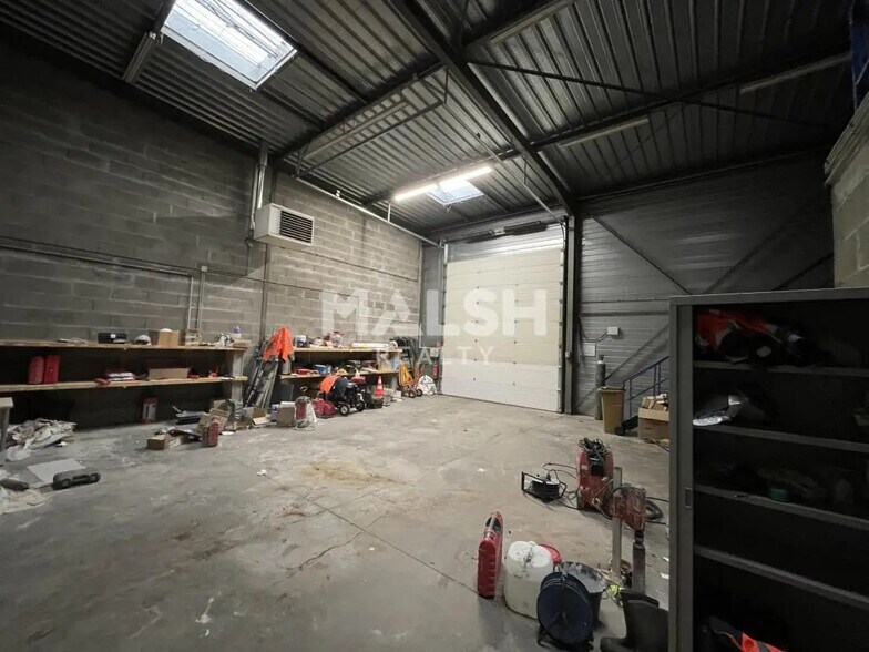 Bureau dans MARCILLY-D'AZERGUES à louer - Photo de l’immeuble – Image 3 sur 10