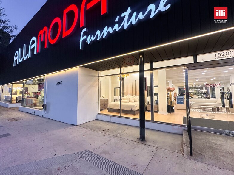 15164-15200 Ventura Blvd, Sherman Oaks, CA à louer - Photo de l’immeuble – Image 3 sur 11