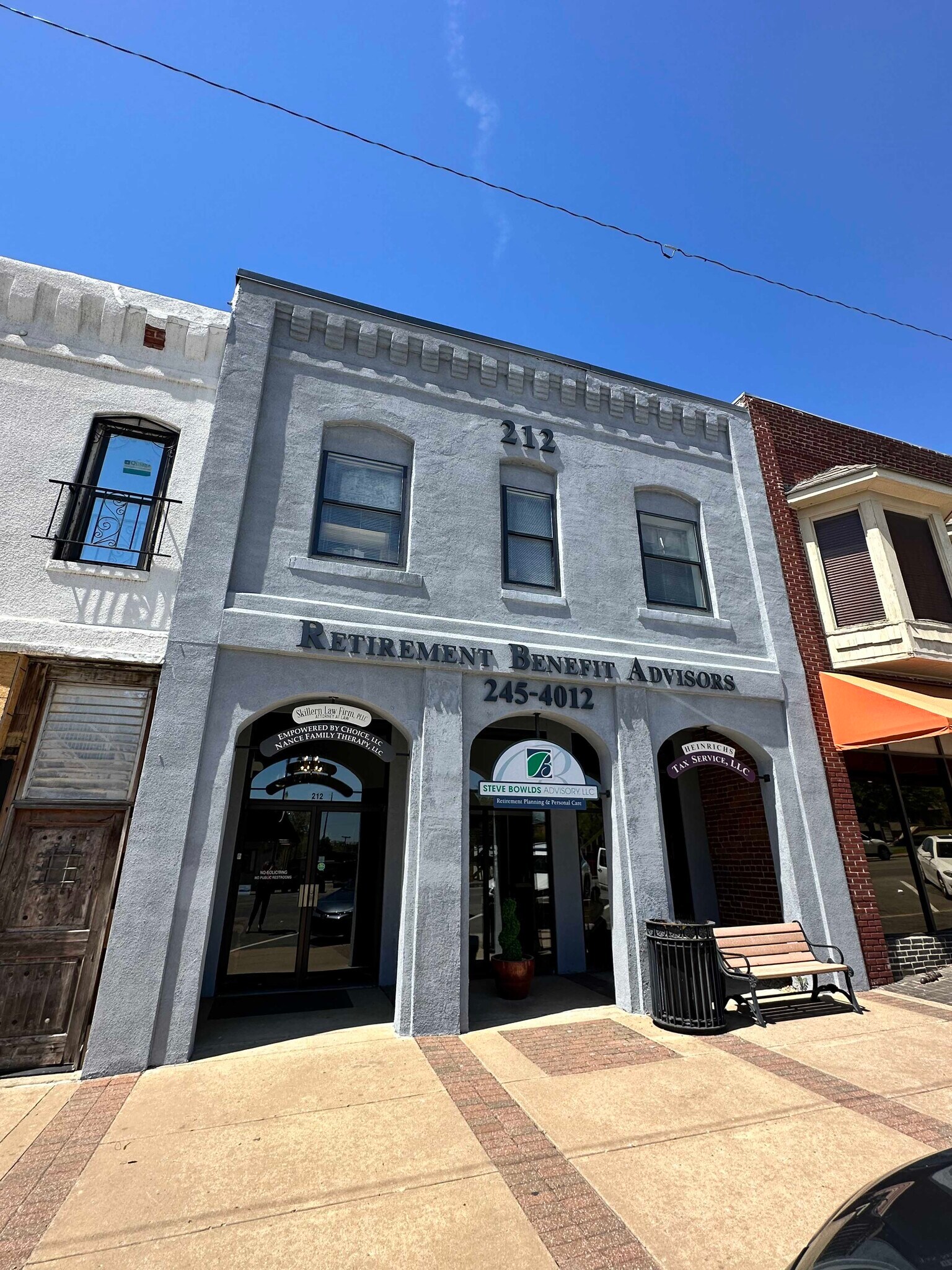 212 N Main St, Sand Springs, OK à vendre Photo principale– Image 1 sur 18