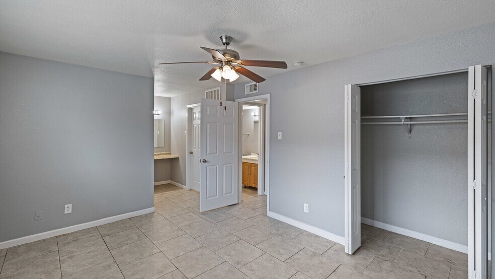 1025 W Wheatland Rd, Dallas, TX à vendre - Photo intérieure – Image 3 sur 8