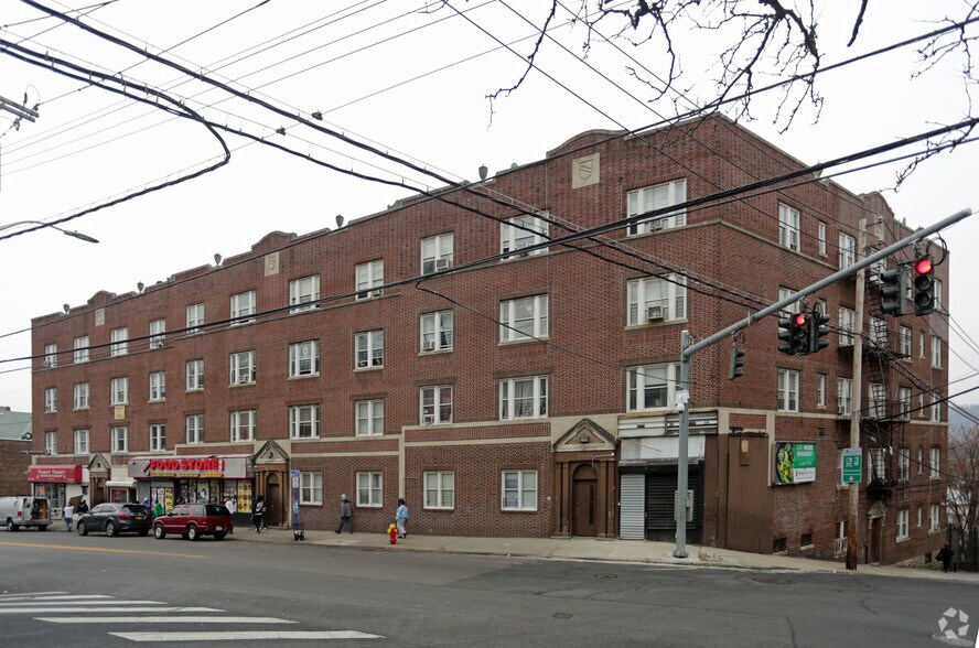 369-379 Warburton Ave, Yonkers, NY à louer - Photo de l’immeuble – Image 2 sur 10