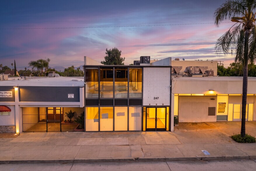 247 E Highland Ave, San Bernardino, CA à vendre - Photo de l’immeuble – Image 1 sur 95