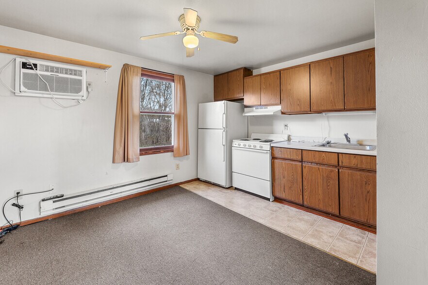 4991 Arthur Rd, Slinger, WI à vendre - Photo de l’immeuble – Image 2 sur 47