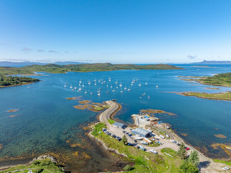 Arisaig Marina portefeuille de 2 biens à vendre sur LoopNet.fr - Photo de l’immeuble – Image 2 sur 11