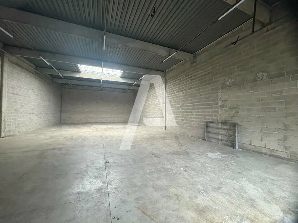 Local d’activités dans Saint-Thibault-des-Vignes à louer Photo intérieure– Image 1 sur 6