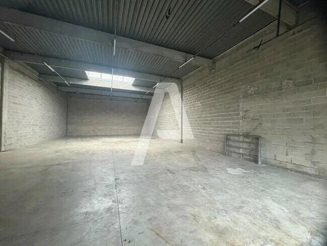 Plus de détails pour Local d'activités à louer