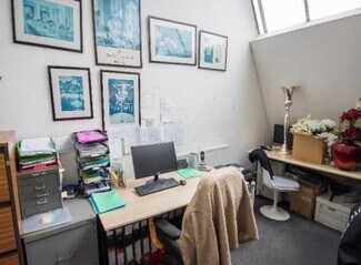 Plus de détails pour 17 Cumberland Av, Londres - Local d’activités à vendre