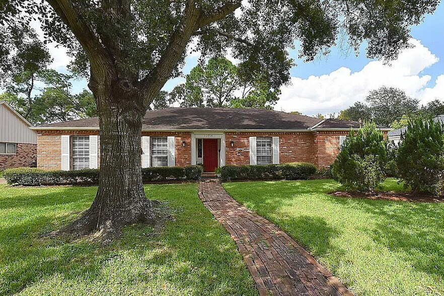10714 Del Monte Dr, Houston, TX à vendre - Photo principale – Image 1 sur 1