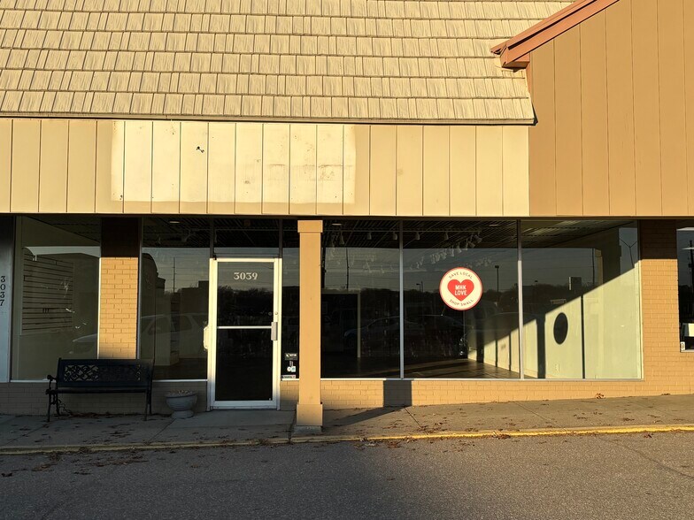 3011-3049 Anderson Ave, Manhattan, KS à louer - Photo de l’immeuble – Image 2 sur 3