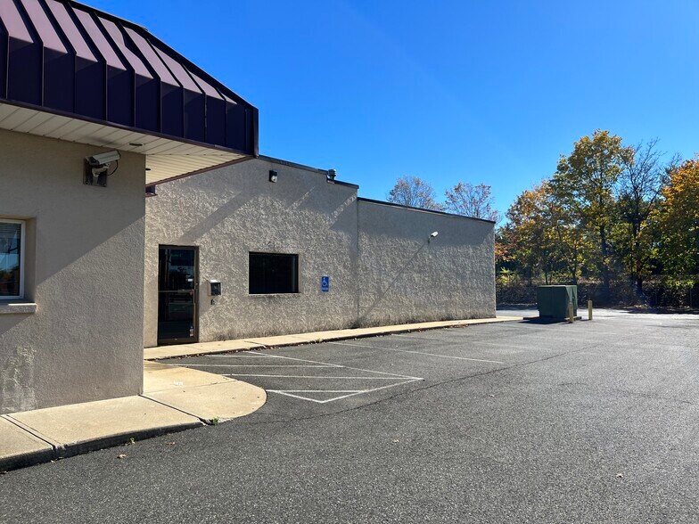 107 Sherman Ave, Raritan, NJ à louer - Photo de l’immeuble – Image 3 sur 13