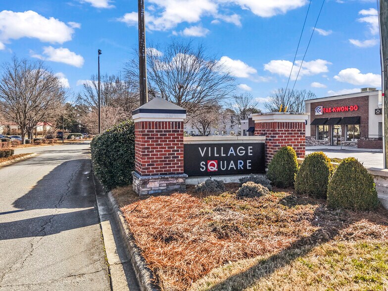 6000 Market Square Ct, Clemmons, NC à louer - Photo de l’immeuble – Image 3 sur 9