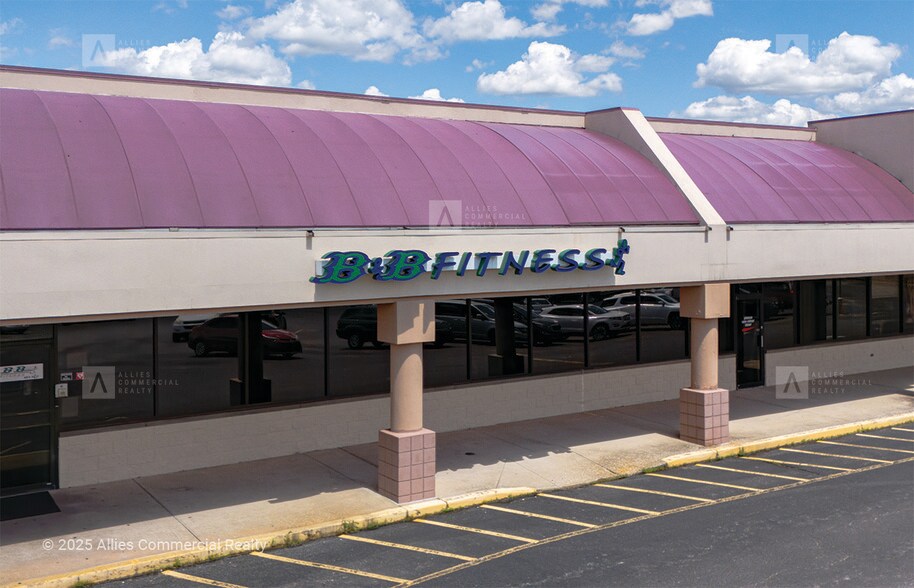 741-851 3rd Ave, Jasper, IN à louer - Photo de l’immeuble – Image 3 sur 11