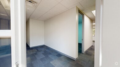 2 Gateway Blvd, East Granby, CT à louer Numérisation 3D Matterport– Image 1 sur 1