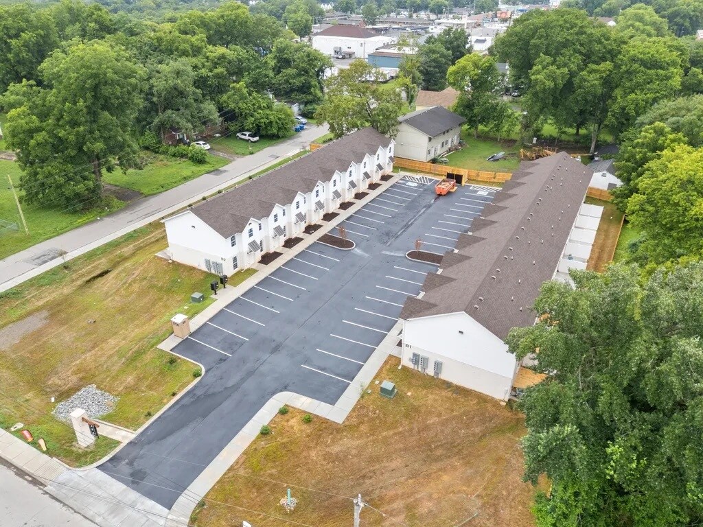 404 Beech St. portefeuille de 2 biens à vendre sur LoopNet.fr Aérien– Image 1 sur 20