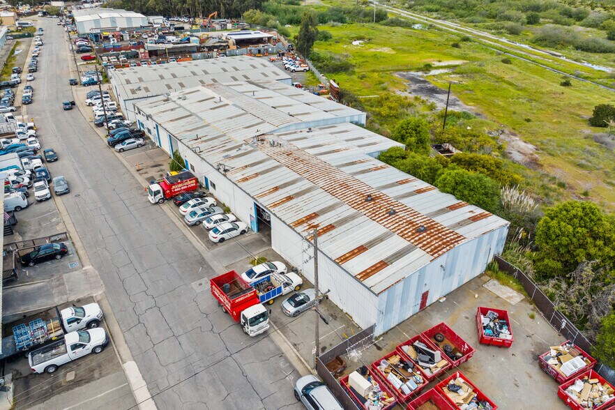 60-130 Industrial Way, Brisbane, CA à louer - Photo de l’immeuble – Image 3 sur 4