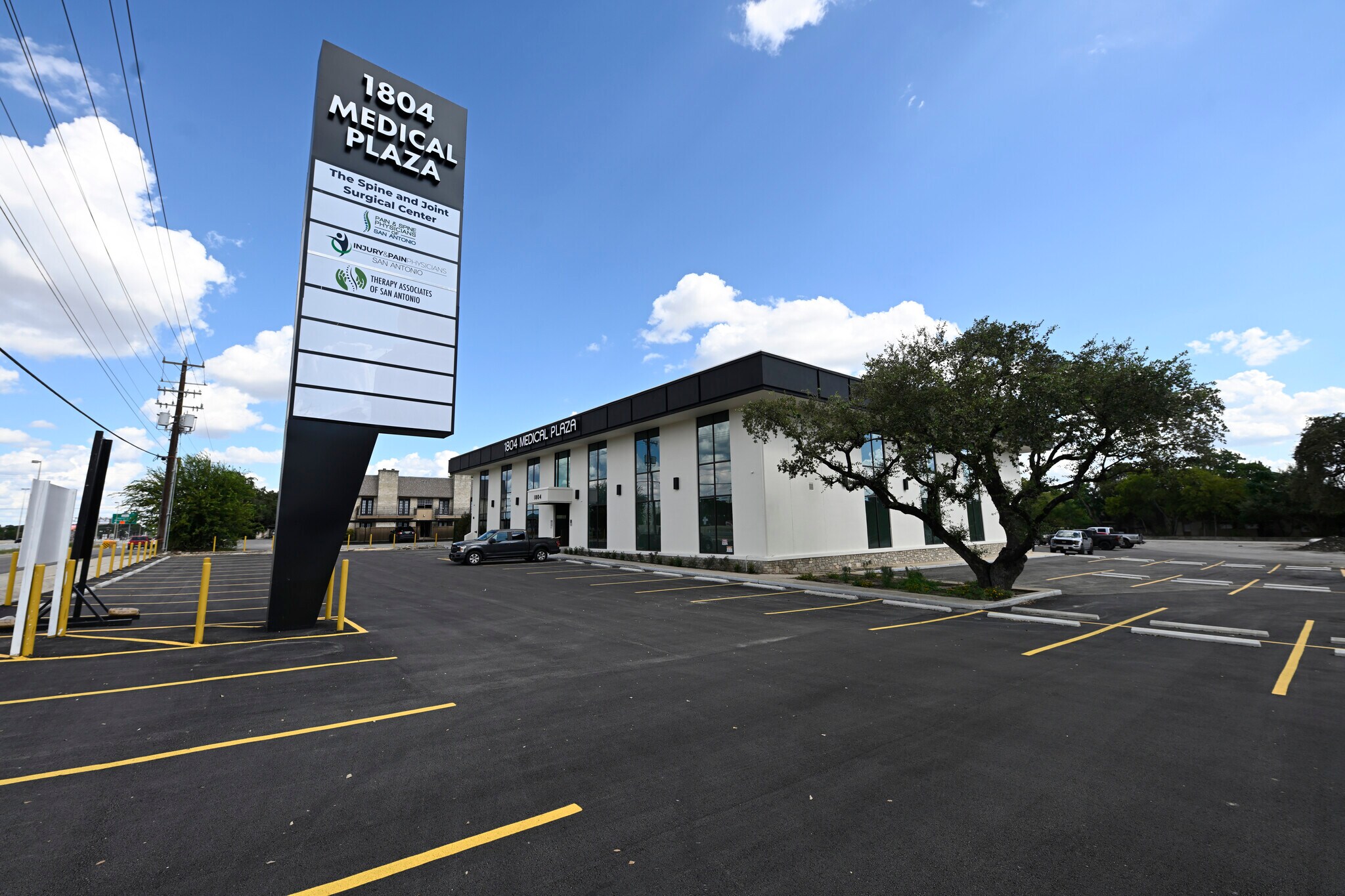 1804 NE Loop 410, San Antonio, TX à louer Photo principale– Image 1 sur 4