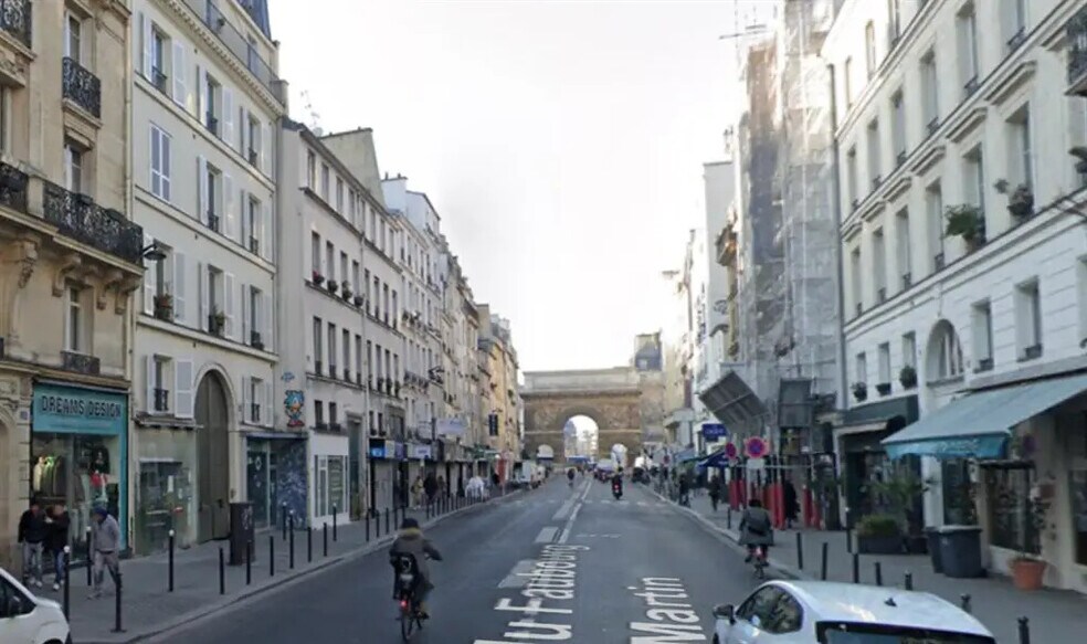 Local commercial dans Paris à louer - Photo de l’immeuble – Image 1 sur 2