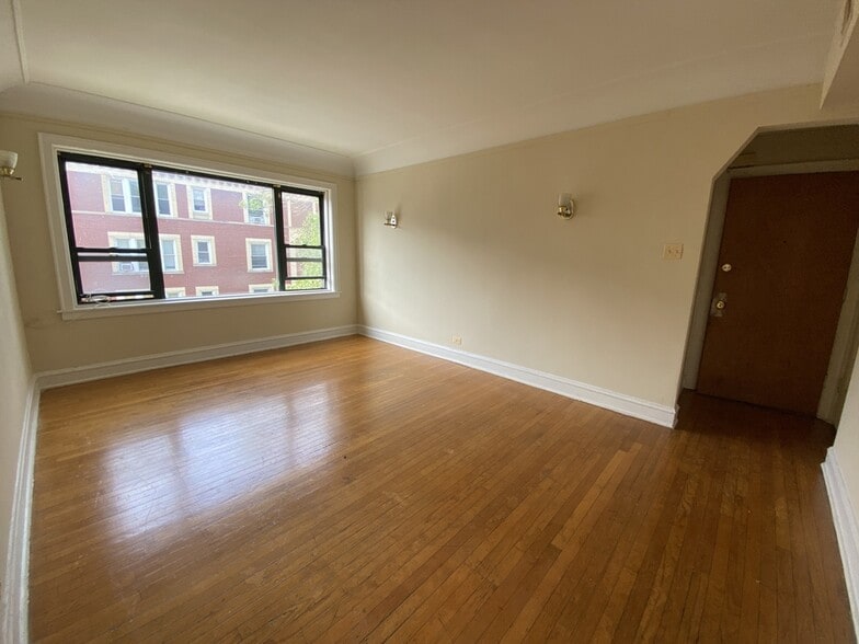 5916 W Fulton St, Chicago, IL à vendre - Photo de l’immeuble – Image 2 sur 7