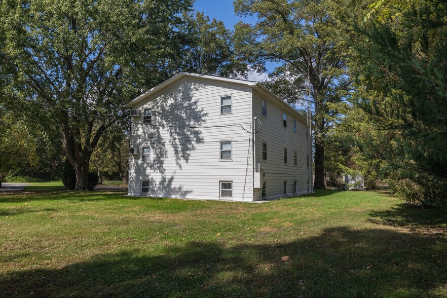 8943 N 300 W, Lake Village, IN à vendre - Photo de l’immeuble – Image 3 sur 25