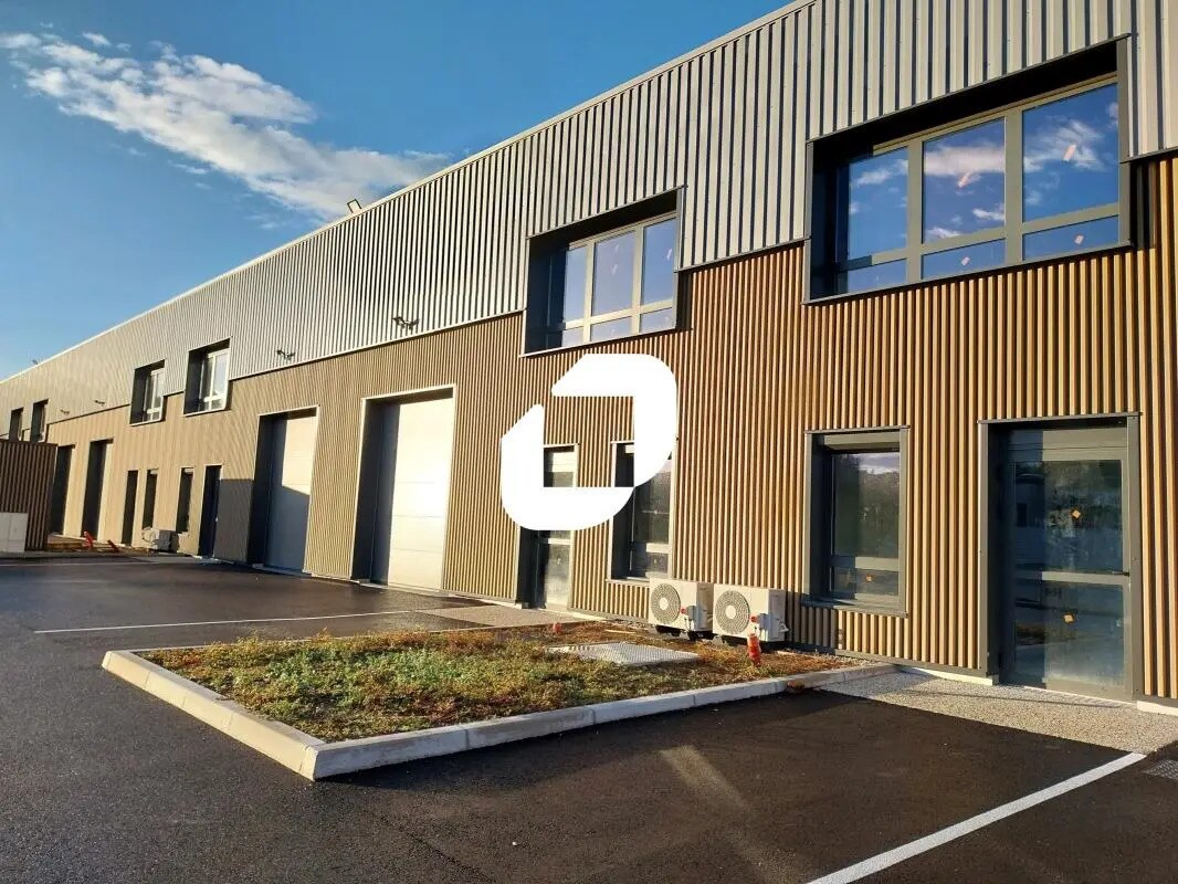 225 Avenue Des Marronniers, Bourgoin-Jallieu à louer Photo de l’immeuble– Image 1 sur 42