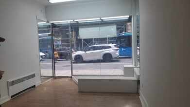 16 W 37th St, New York, NY à louer Photo intérieure– Image 2 sur 11