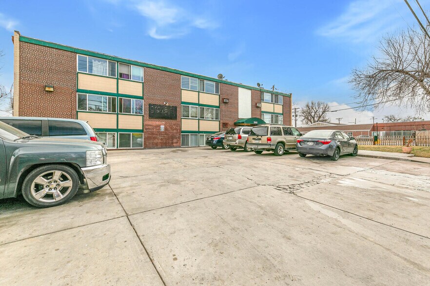 1860 S Grove St, Denver, CO à vendre - Photo de l’immeuble – Image 3 sur 24