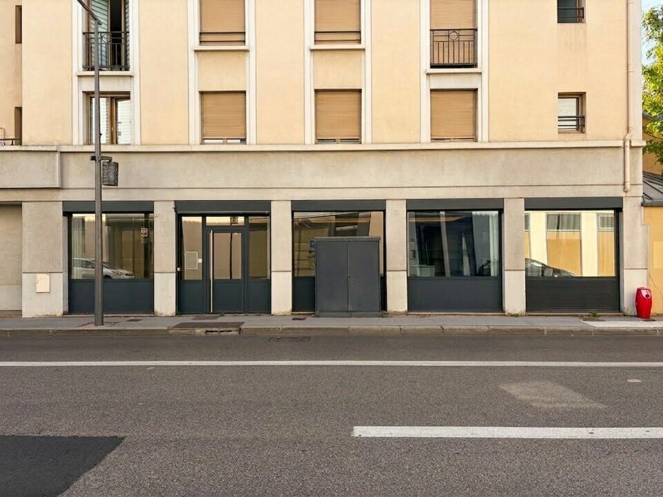 113 Avenue Charles De Gaulle, Tassin-la-Demi-Lune à louer Photo de l’immeuble– Image 1 sur 13