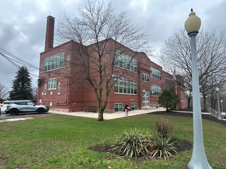 3809 Dalewood St, Brentwood, PA à vendre - Photo de l’immeuble – Image 2 sur 6