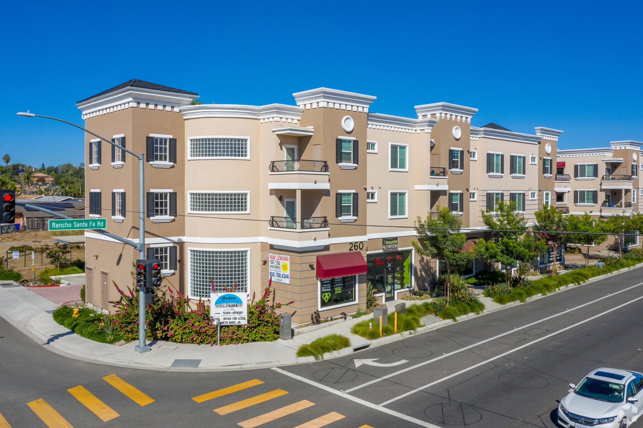 S Rancho Santa Fe Rd, San Marcos, CA à louer Photo principale– Image 1 sur 12