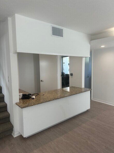 2155 Main St, Sarasota, FL à louer - Photo de l’immeuble – Image 3 sur 7