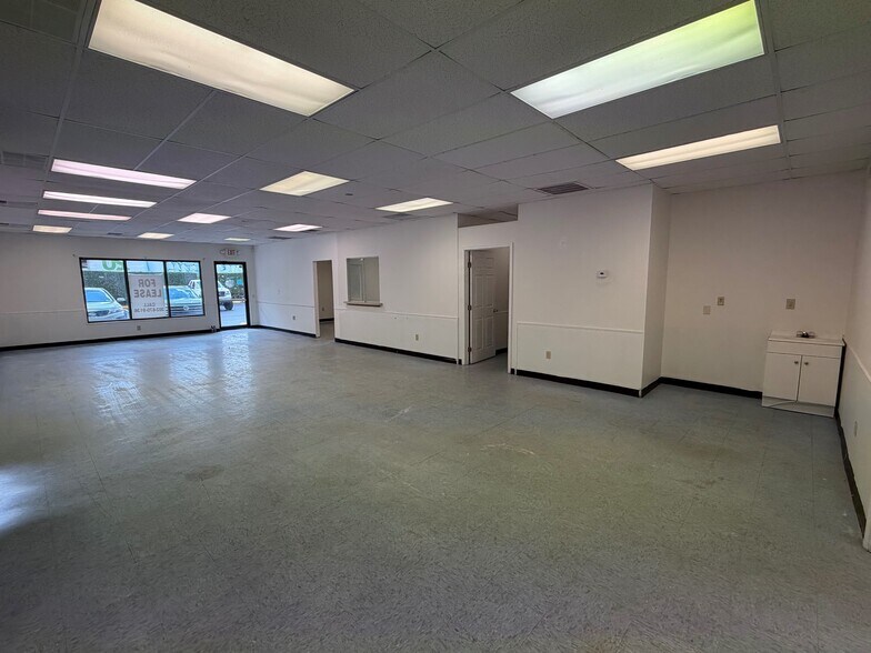 21 E Glenwood Ave, Smyrna, DE à louer - Photo de l’immeuble – Image 3 sur 13