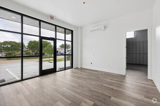 2357 Doreen St, Grand Prairie, TX à louer Hall d’entrée– Image 1 sur 6