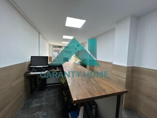 Plus de détails pour Local commercial à louer