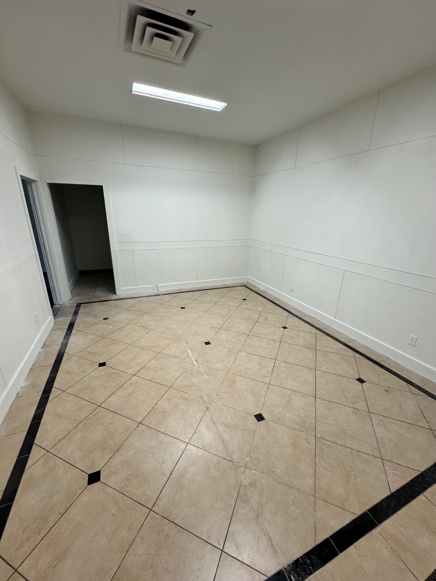 5645 Hillcroft Ave, Houston, TX à louer Photo intérieure– Image 1 sur 6