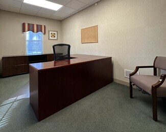 Plus de détails pour 679-683 Main St, Osterville, MA - Bureau à louer