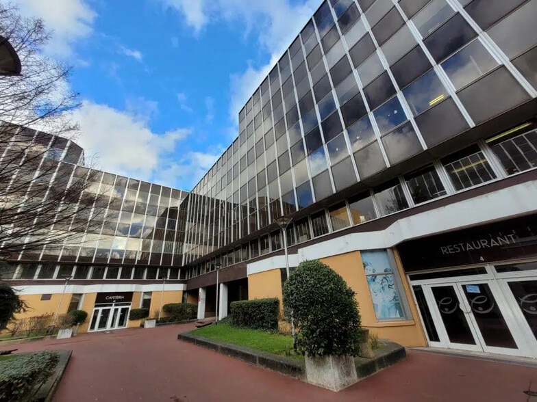 Bureau dans Fontenay-sous-Bois à vendre - Photo de l’immeuble – Image 1 sur 9