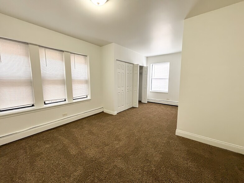 5100-5104 W Madison St, Chicago, IL à vendre - Photo de l’immeuble – Image 3 sur 9