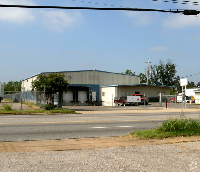 3325 Millbranch Rd, Memphis, TN à vendre - Photo de l’immeuble – Image 1 sur 32