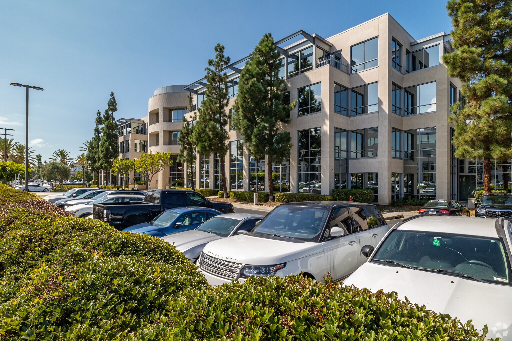 4445 Eastgate Mall, San Diego, CA à louer Photo principale– Image 1 sur 5