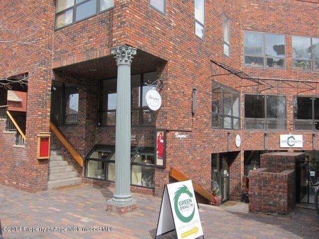 400 E Hyman Ave, Aspen, CO à louer Photo principale– Image 1 sur 9