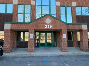 319 S Manning Blvd, Albany, NY à louer Photo de l’immeuble– Image 2 sur 15