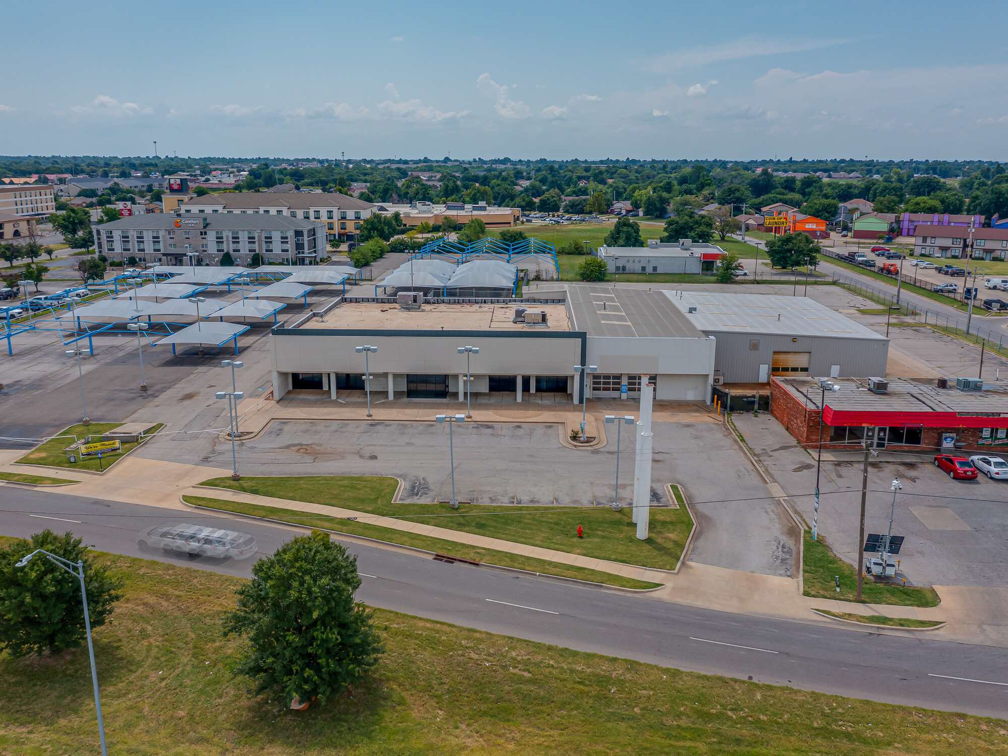 1030 W I 240 Service Rd, Oklahoma City, OK à vendre Photo de l’immeuble– Image 1 sur 13
