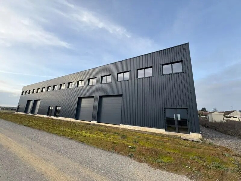 Local d’activités dans Grandfresnoy à louer Photo de l’immeuble– Image 1 sur 9