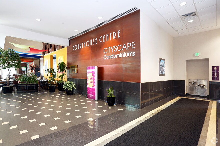 1990 Main St, Sarasota, FL à louer - Hall d’entrée – Image 2 sur 36