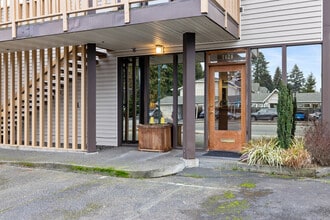 7820-7822 27th St W, University Place, WA à louer Photo intérieure– Image 2 sur 8