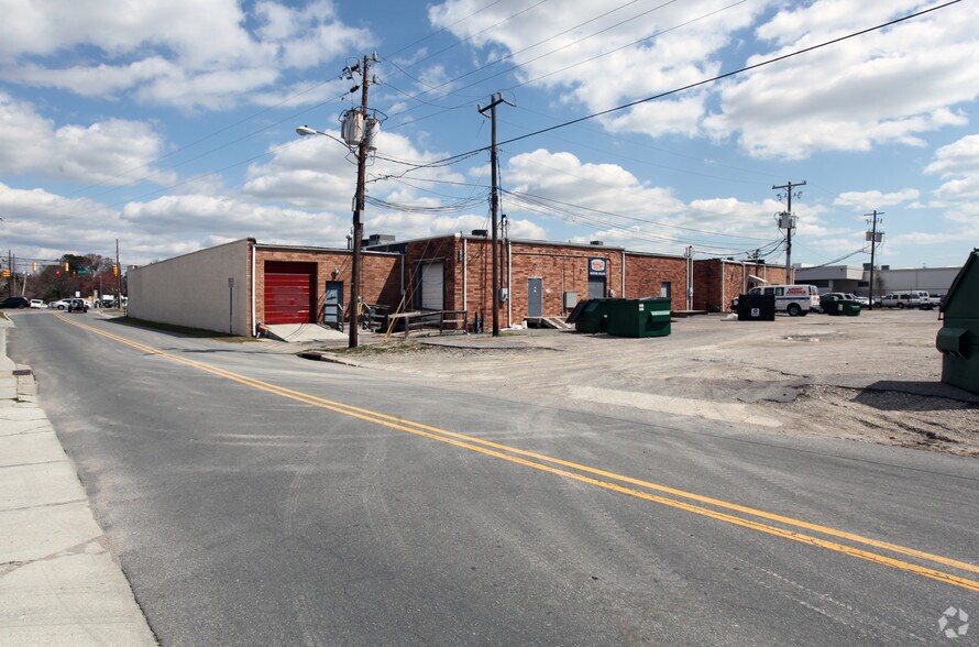 4202-4216 Oleander Dr, Wilmington, NC à louer - Photo de l’immeuble – Image 2 sur 3